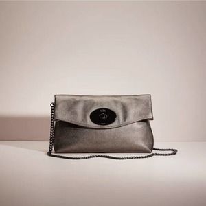 COACH TURNLOCK CLUTCH IN GOLD METALLIC LEATHER 33538